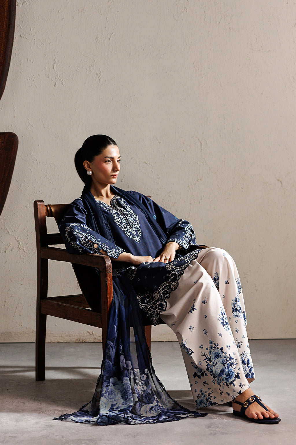 Sapphire Bloom 3Pcs Embroidered Suit |T