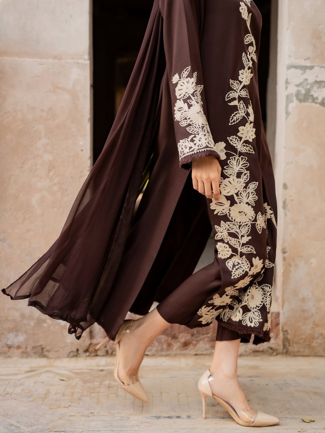 Brownish Embroidered 3Pc Suit – Shop Now | Picnpay