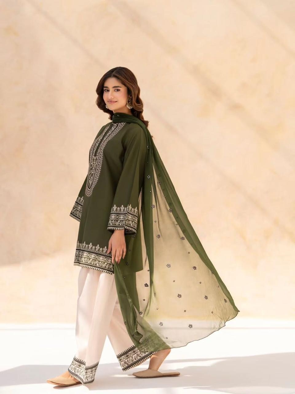 Haya – Embroidered Lawn 3 Piece P
