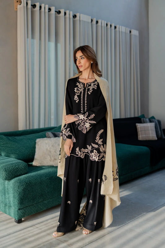 Shifa 3PC Women’s Suit – Embracing Elegance with the Perfect 3 Piece Dress