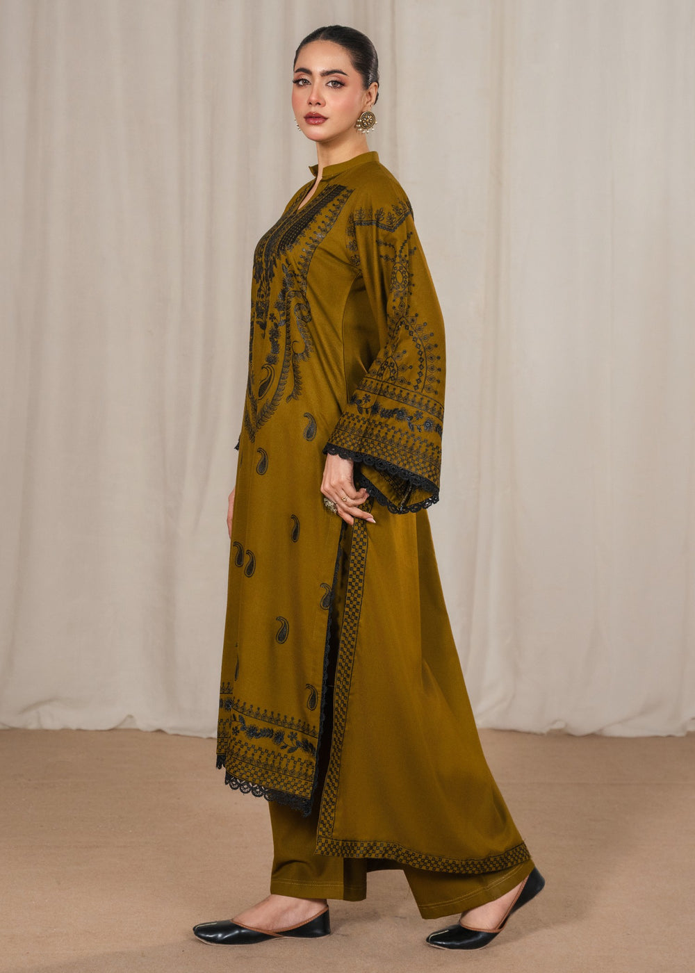 ZAITOON EMBROIDERED 3PC Stitched Lawn Suit PL
