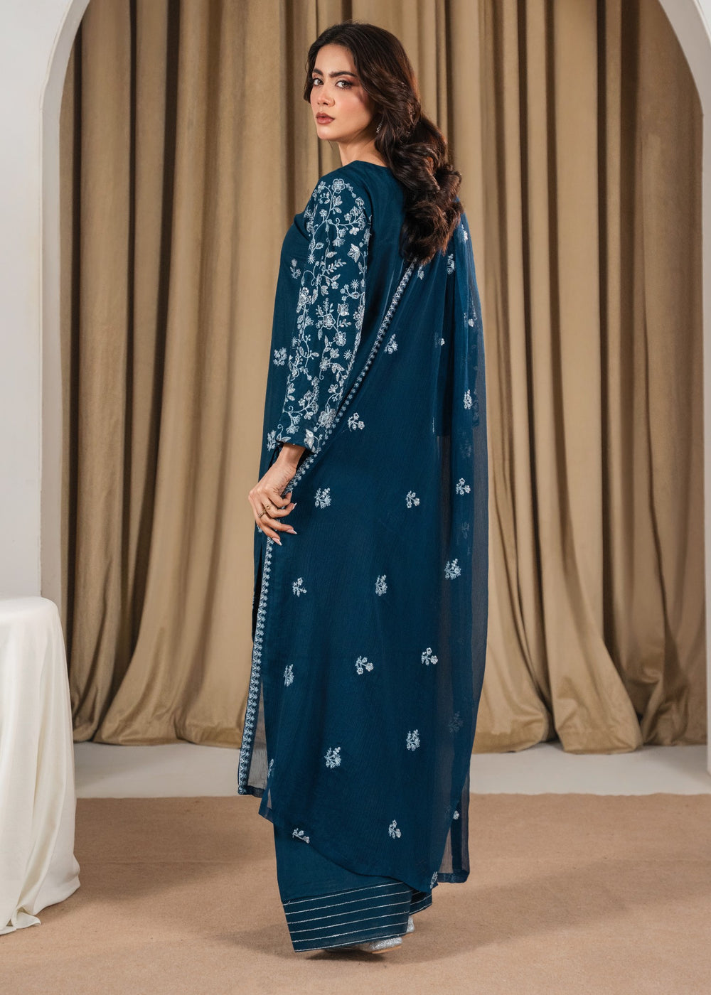 FARI EMBROIDERED 3PC Embroidered Lawn Suit PL