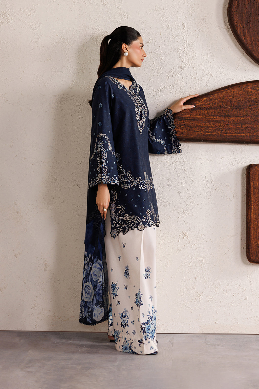 Sapphire Bloom 3Pcs Embroidered Suit |T