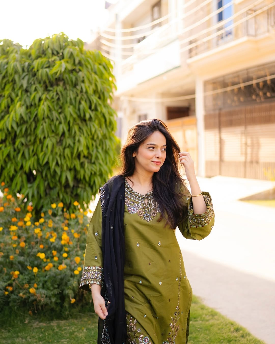 Mayal – Ezza Embroidered 3-Piece Set