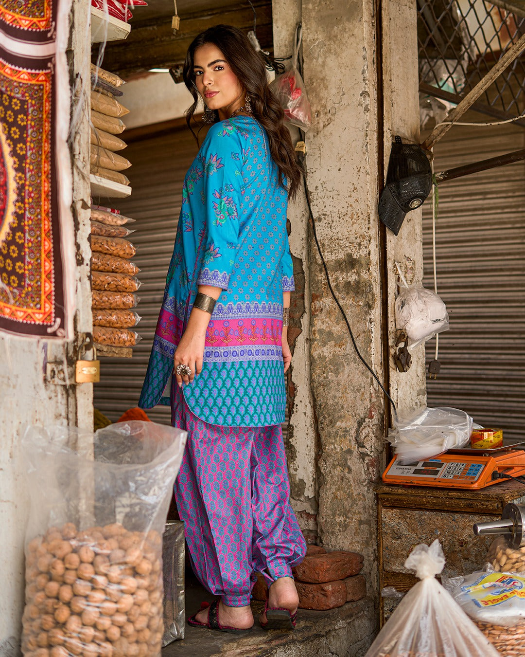 Banno Swag – Fashionable Pakistani Co-Ord Set AD