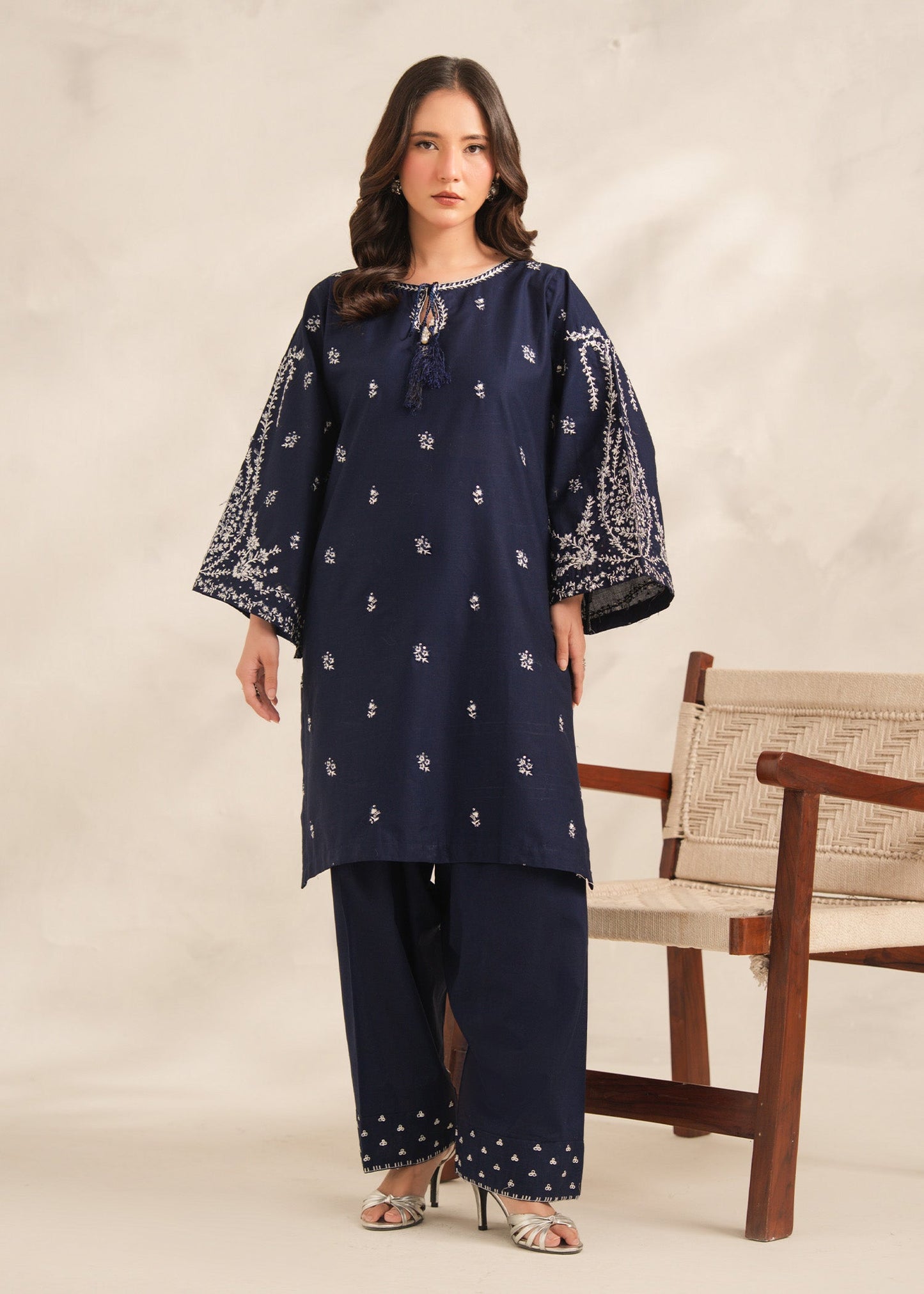 Urwa Women's Suit | Elegant Pakistani Clothing PL