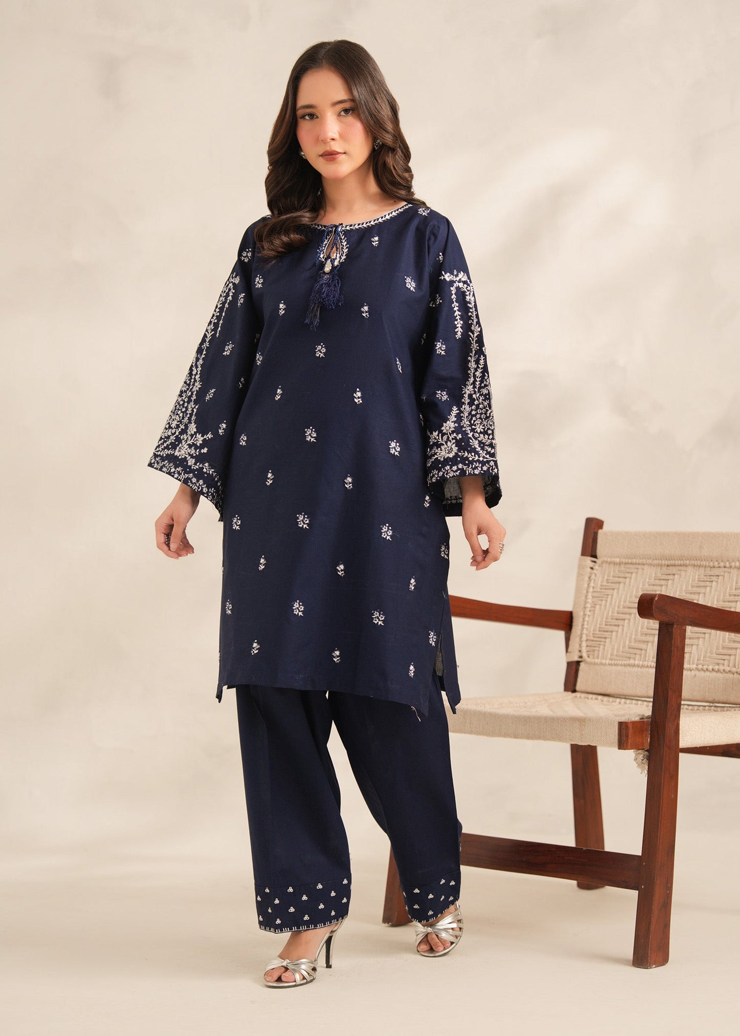 Urwa Women's Suit | Elegant Pakistani Clothing PL