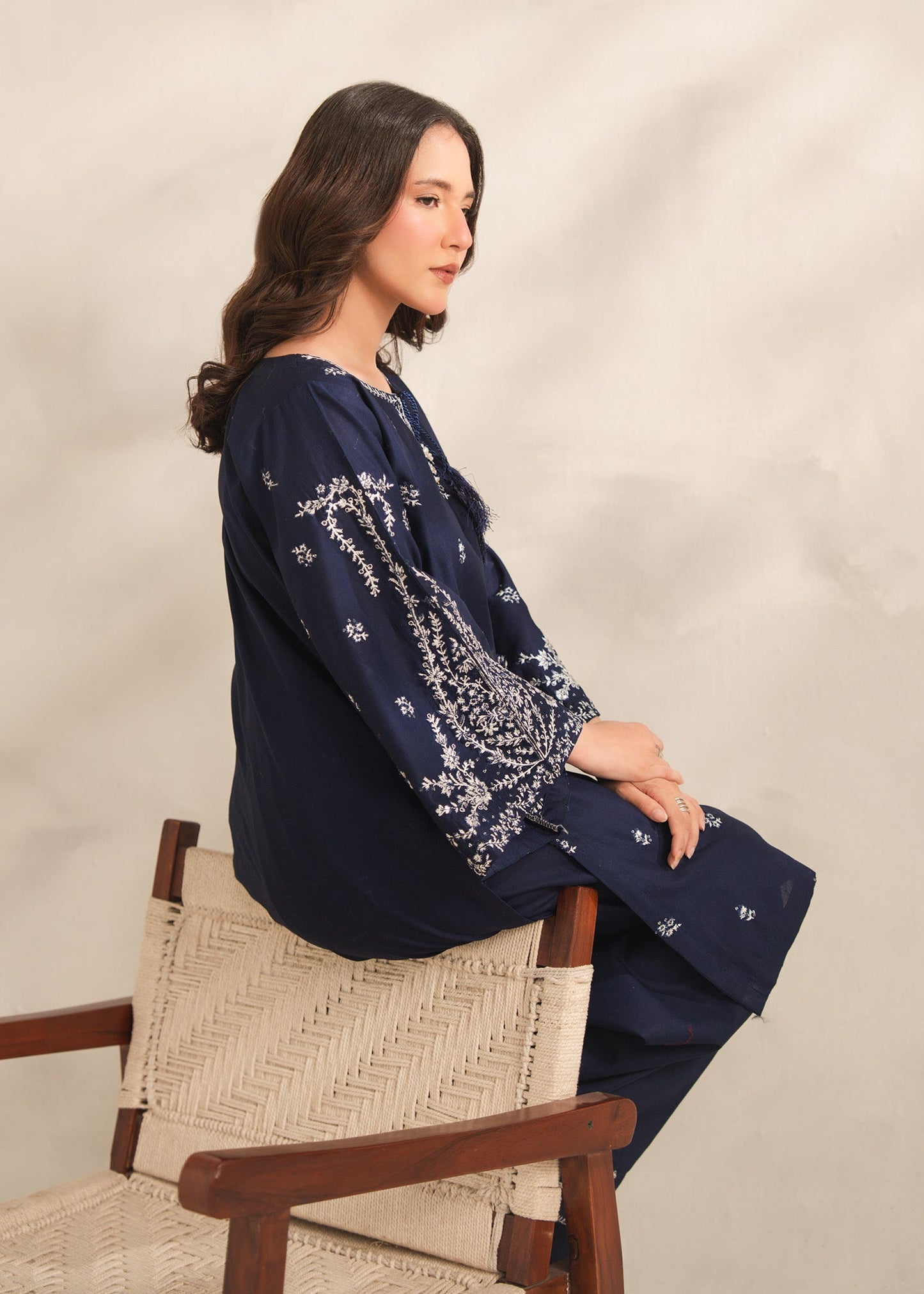 Urwa Women's Suit | Elegant Pakistani Clothing PL