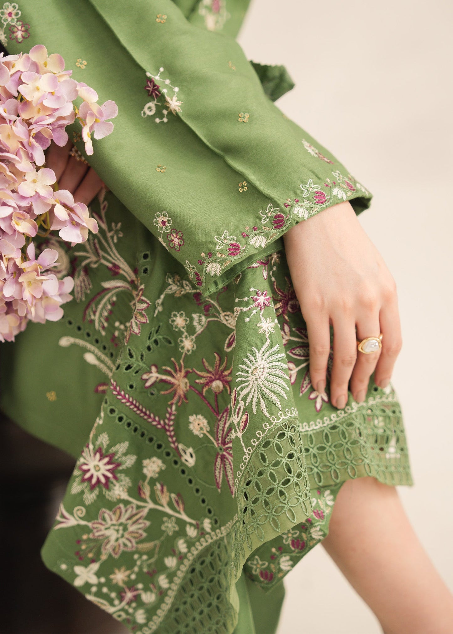 Shehnai Women's Suit | Stylish Pakistani Dress PL