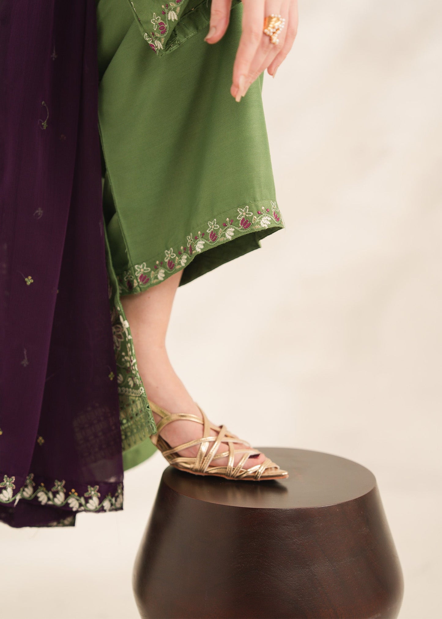 Shehnai Women's Suit | Stylish Pakistani Dress PL