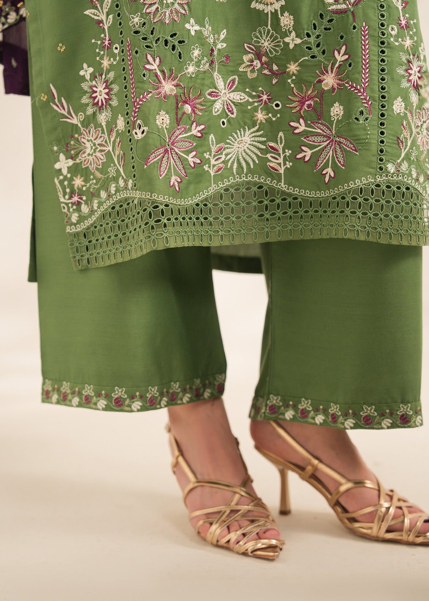 Shehnai Women's Suit | Stylish Pakistani Dress PL