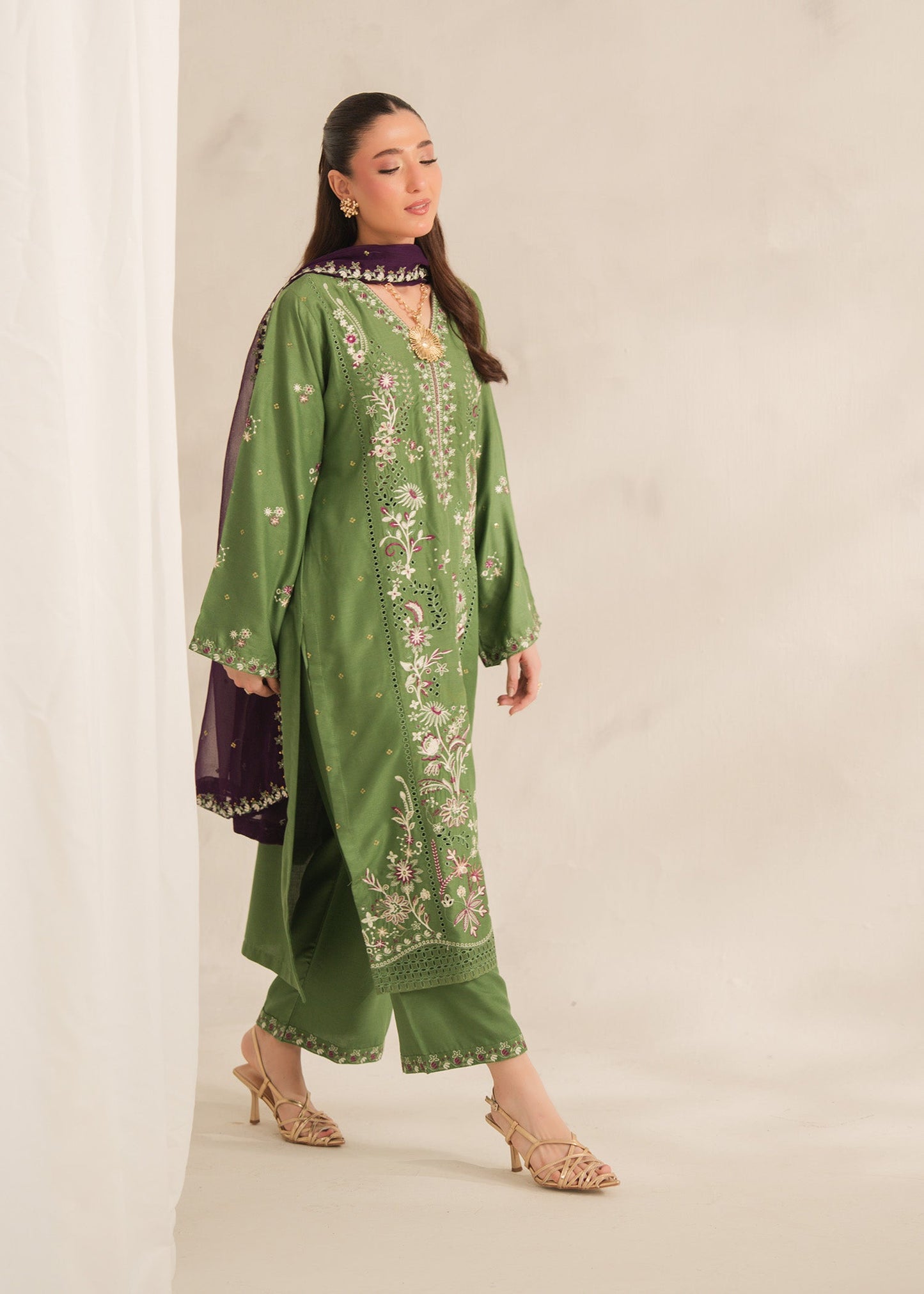 Shehnai Women's Suit | Stylish Pakistani Dress PL