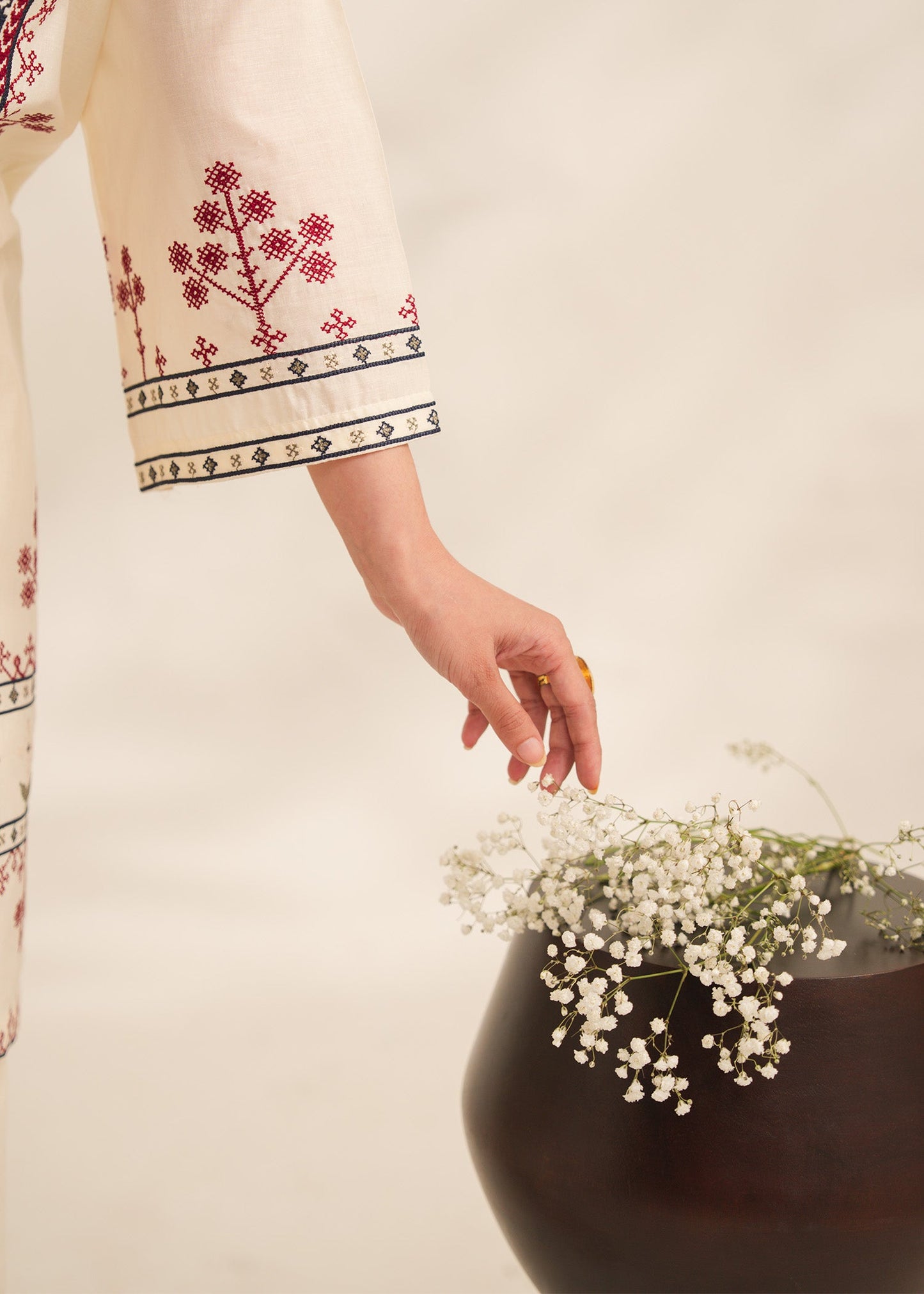 Dilruba Women's Suit | Stylish Pakistani Fashion Pl