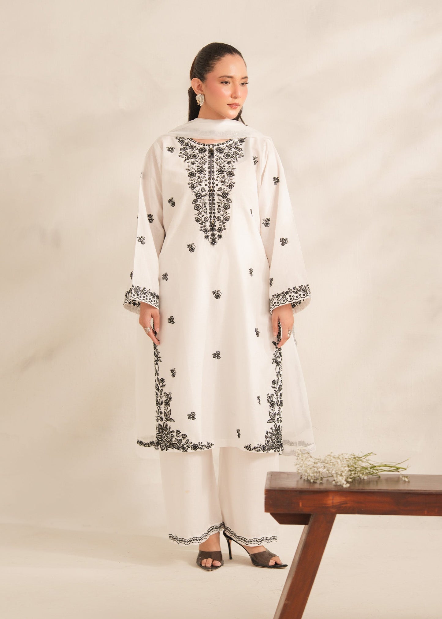 Dilkash Women's Suit | Elegant Pakistani Wear Pl