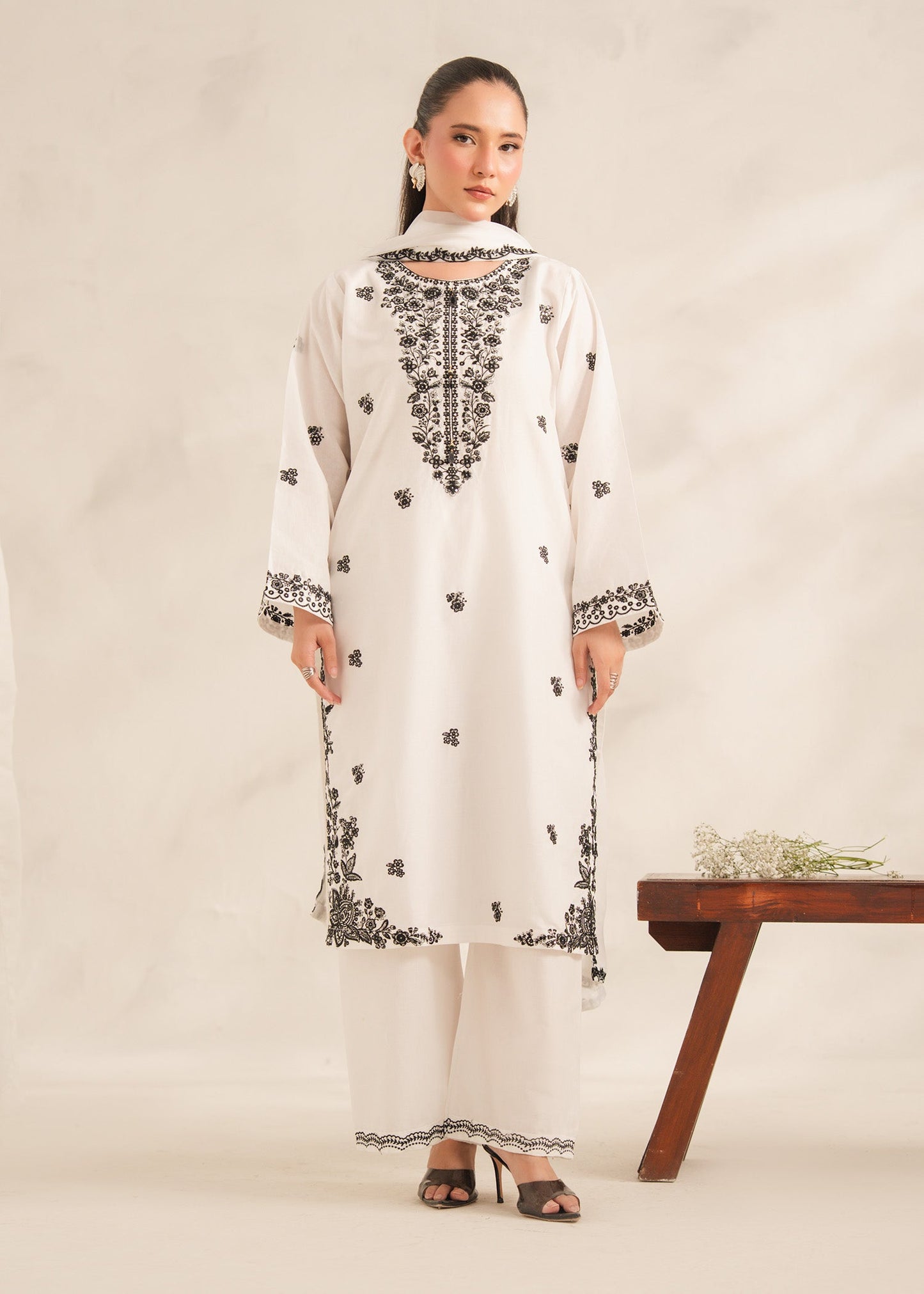 Dilkash Women's Suit | Elegant Pakistani Wear Pl