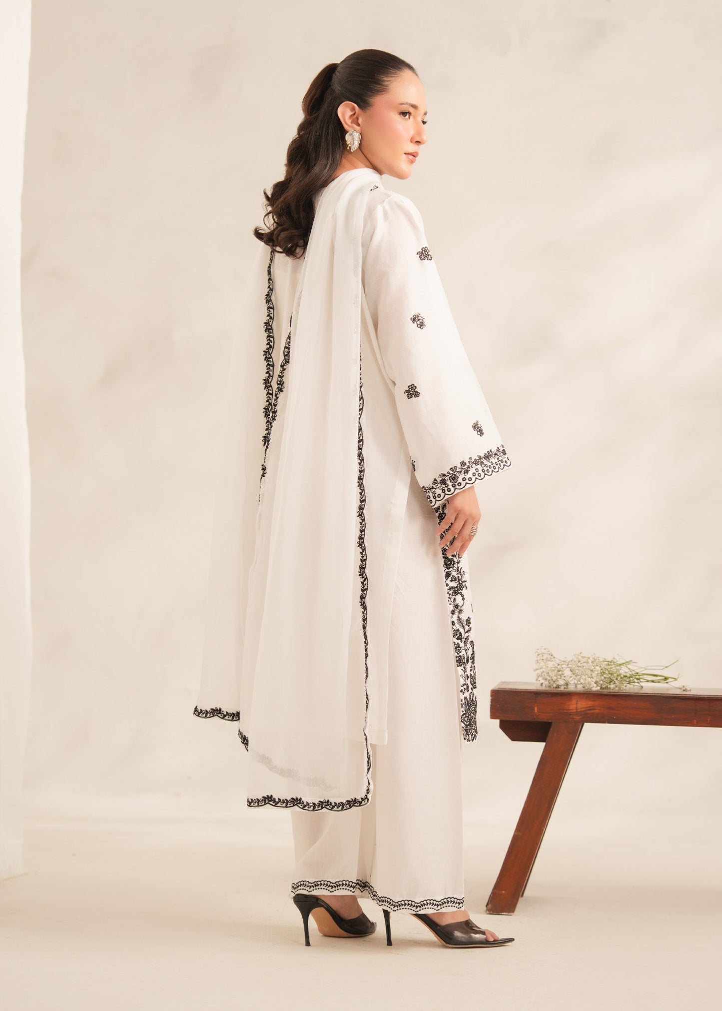 Dilkash Women's Suit | Elegant Pakistani Wear Pl