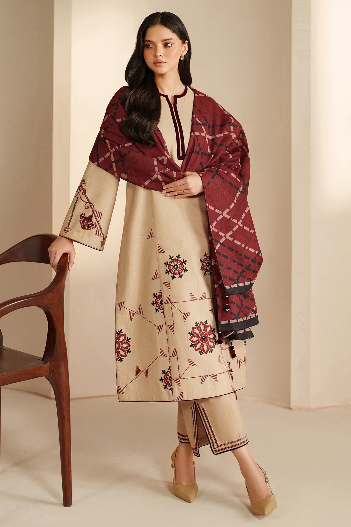 Naqsh Elegance 3PC Cotton Lawn Suit – Premium Stitched AD