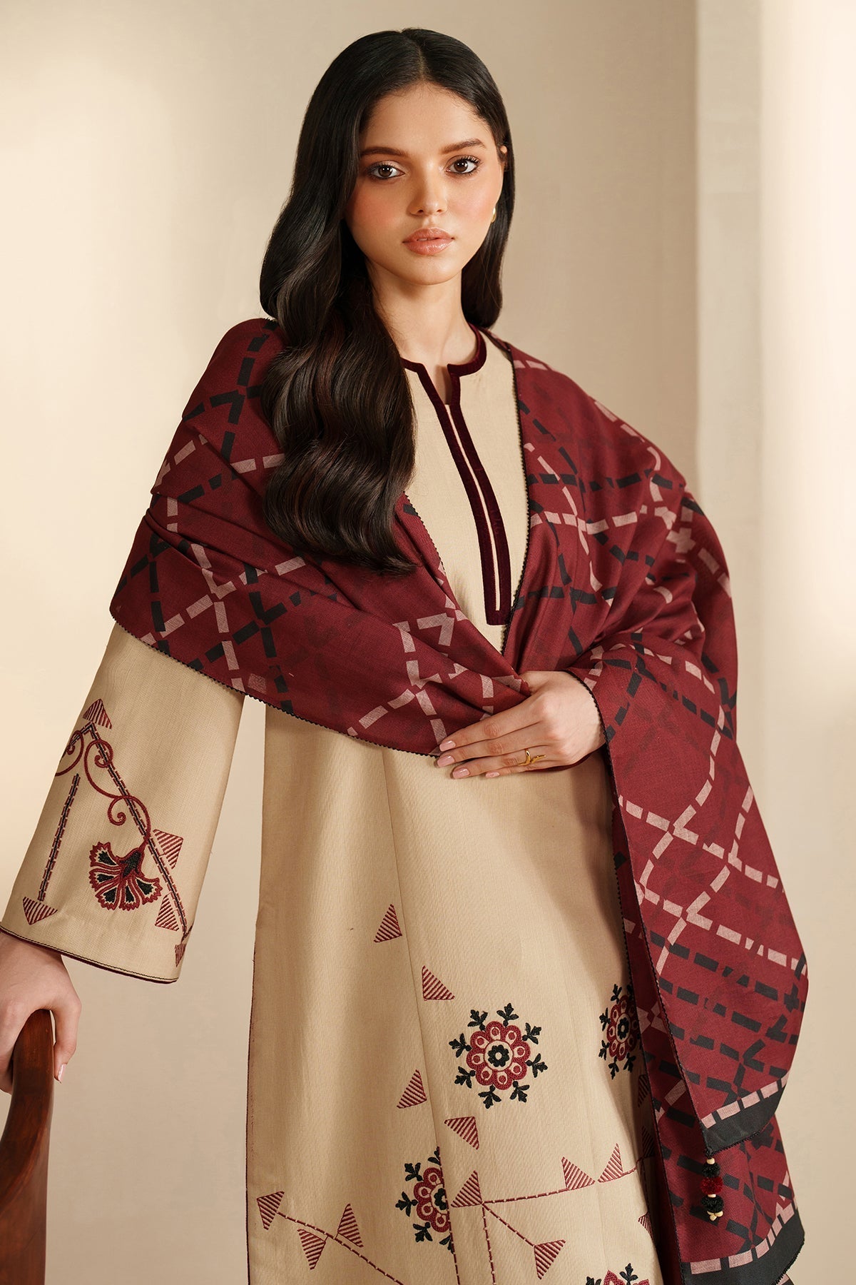 Naqsh Elegance 3PC Cotton Lawn Suit – Premium Stitched AD