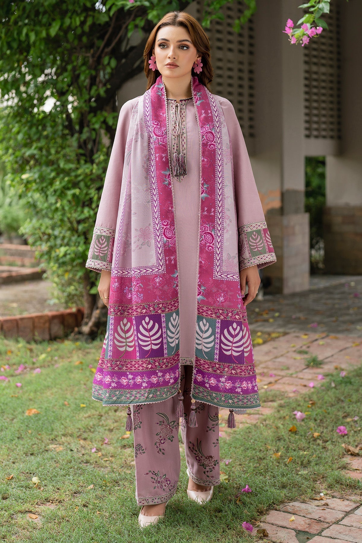 Gul-e-Zar Embroidered Cotton Lawn 3 Piece Suit for Women AD