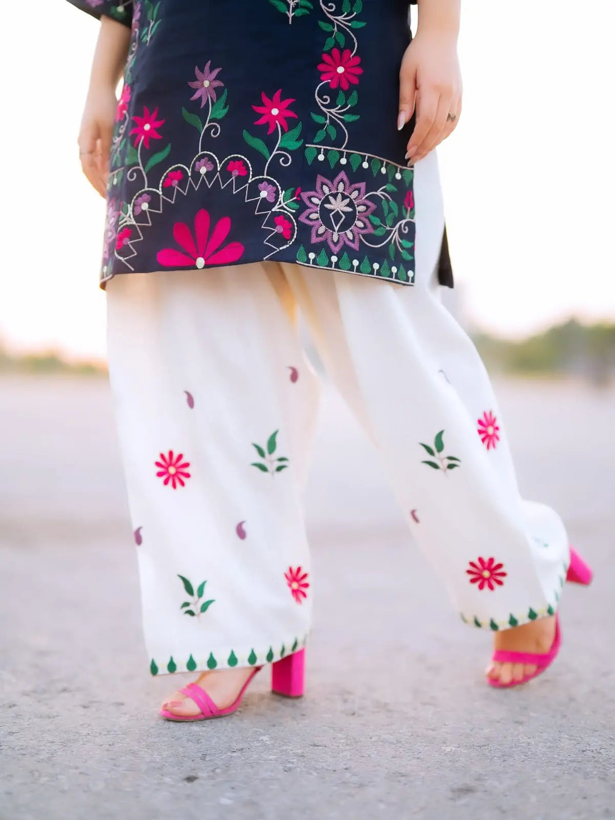 Dananeer Embroidery 2-Piece Salwar Kameez | PL