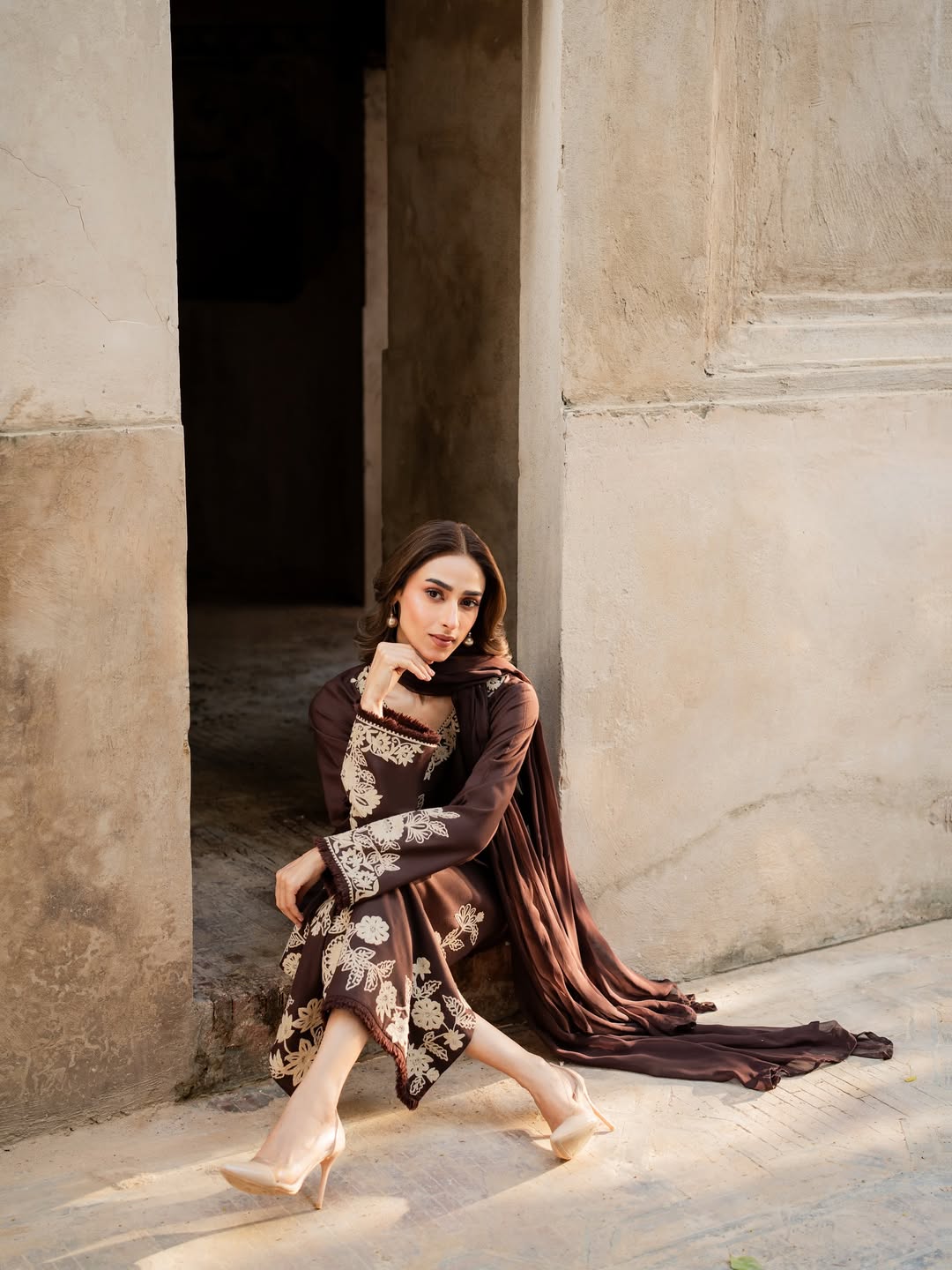 Brownish Embroidered 3Pc Suit – Shop Now | Picnpay