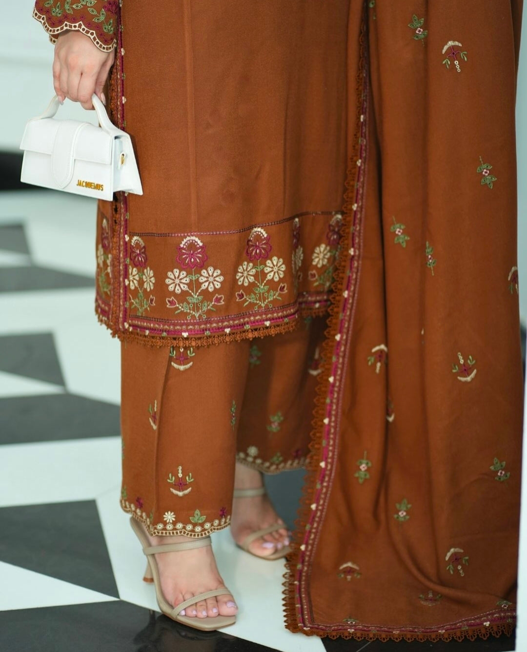 Chiku Luxury Embroidery Lawn 3PCS Ready to Wear Suit T