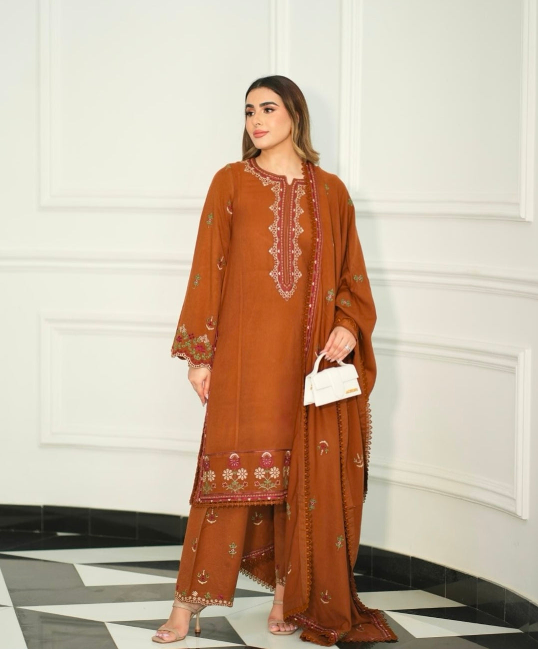 Chiku Luxury Embroidery Lawn 3PCS Ready to Wear Suit T