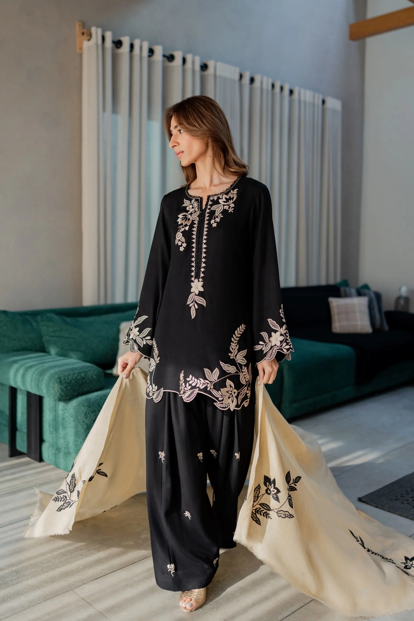 Shifa 3PC Women’s Suit – Elegant & Stylish 3 Piece Dress P