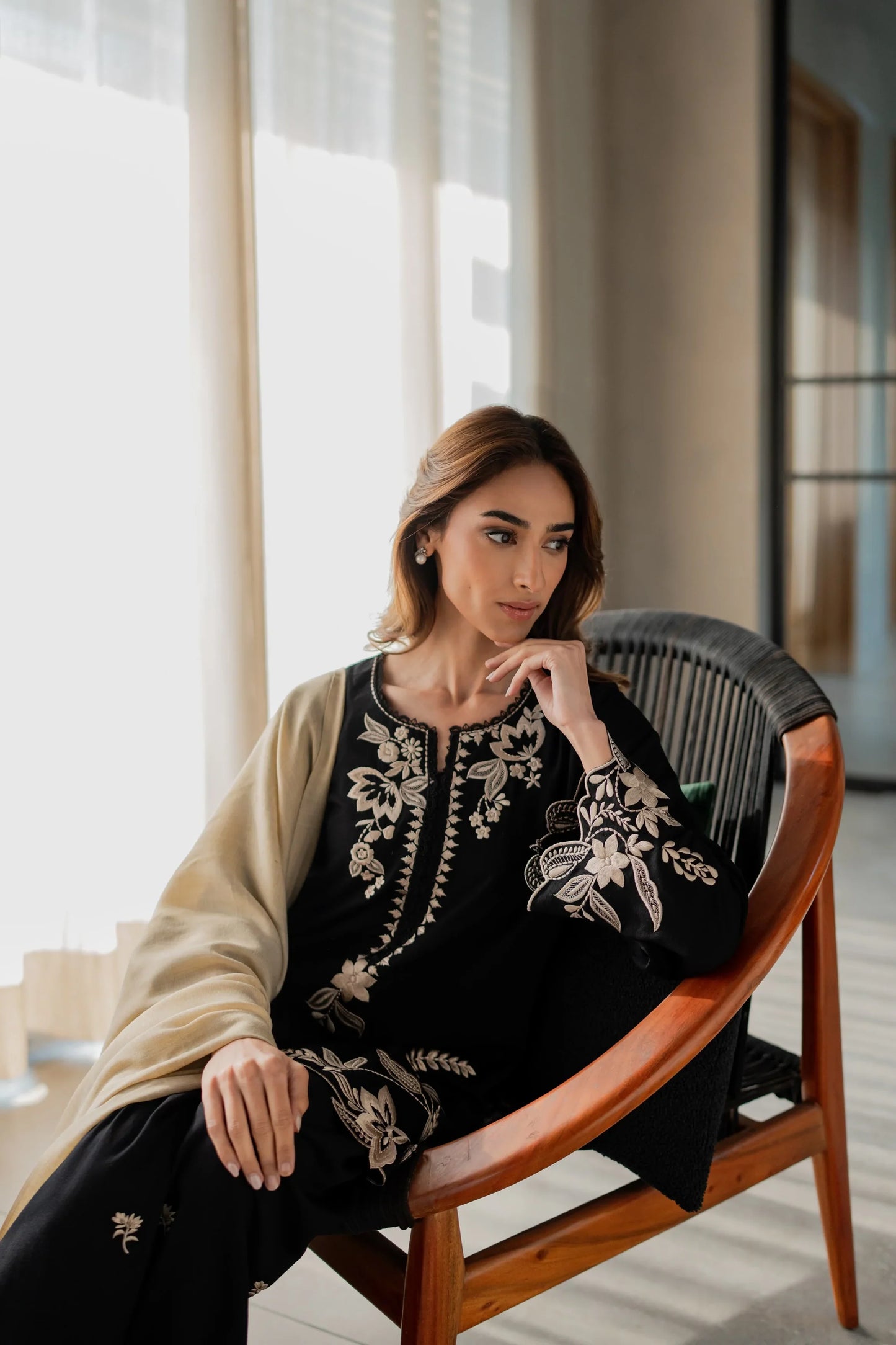 Shifa 3PC Women’s Suit – Elegant & Stylish 3 Piece Dress P