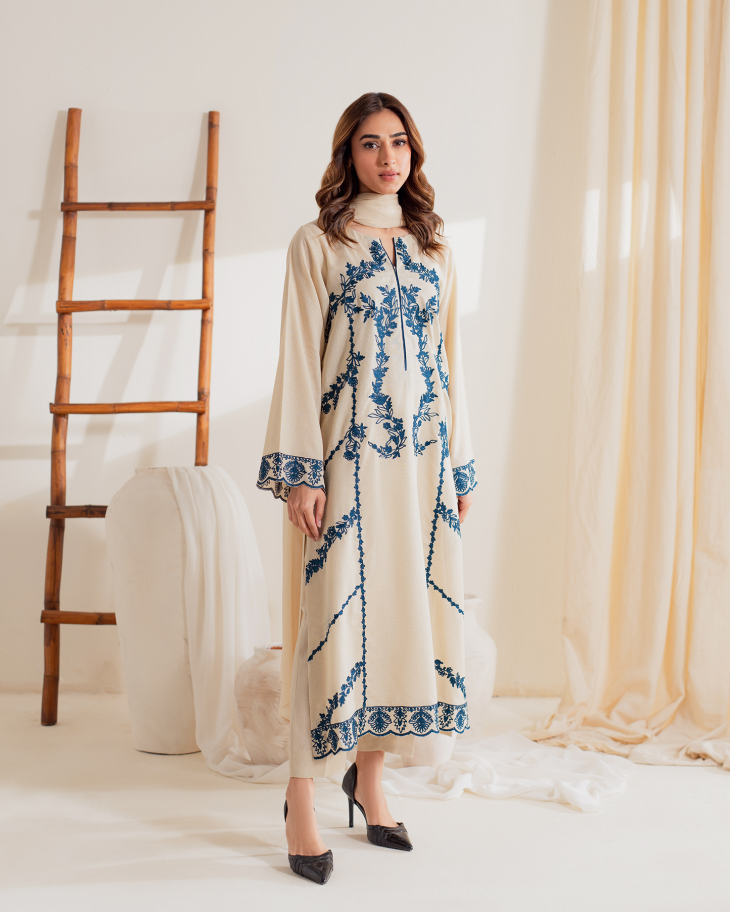 Roshaneh 3 Piece Suit – Premium Embroidered Outfit T