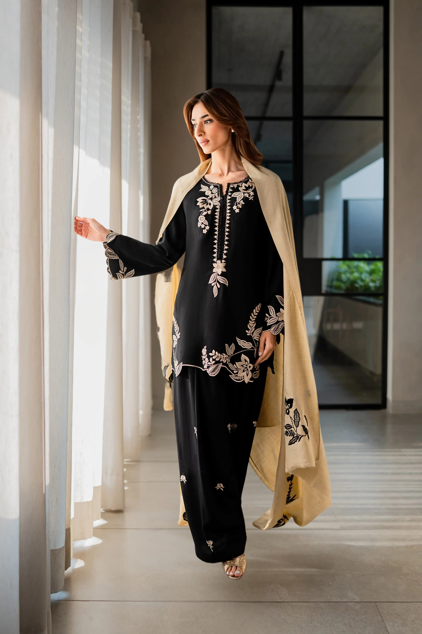 Shifa 3PC Women’s Suit – Elegant & Stylish 3 Piece Dress P