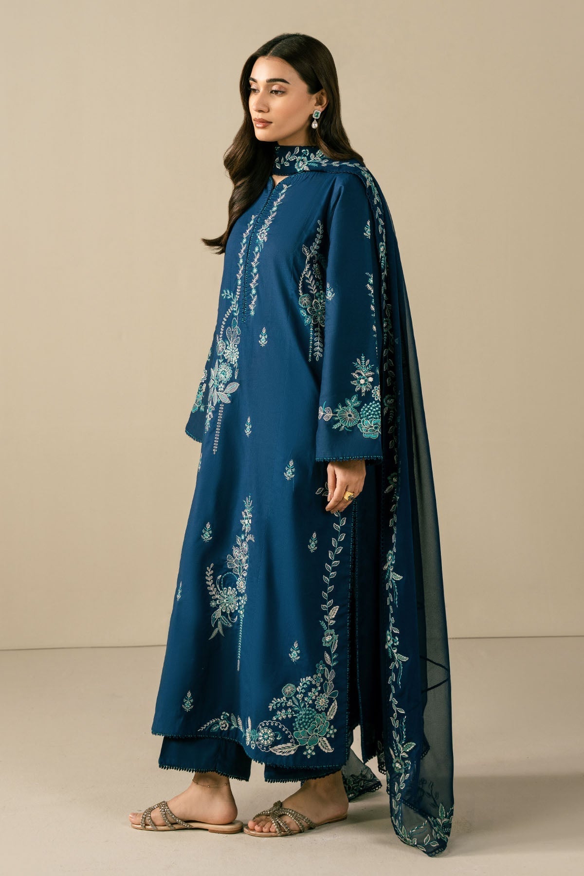 Noor-e-Naz Luxury 3 Piece Suit – Premium Embroidered Dress T