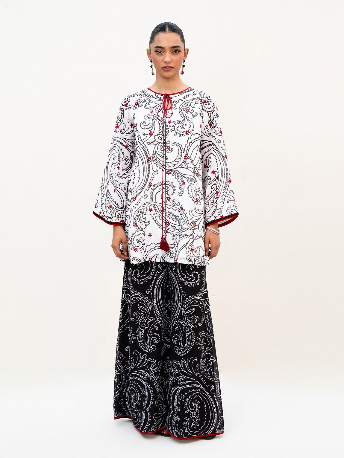 Mahira – Scarlet Touch Printed 3-Piece Suit AD