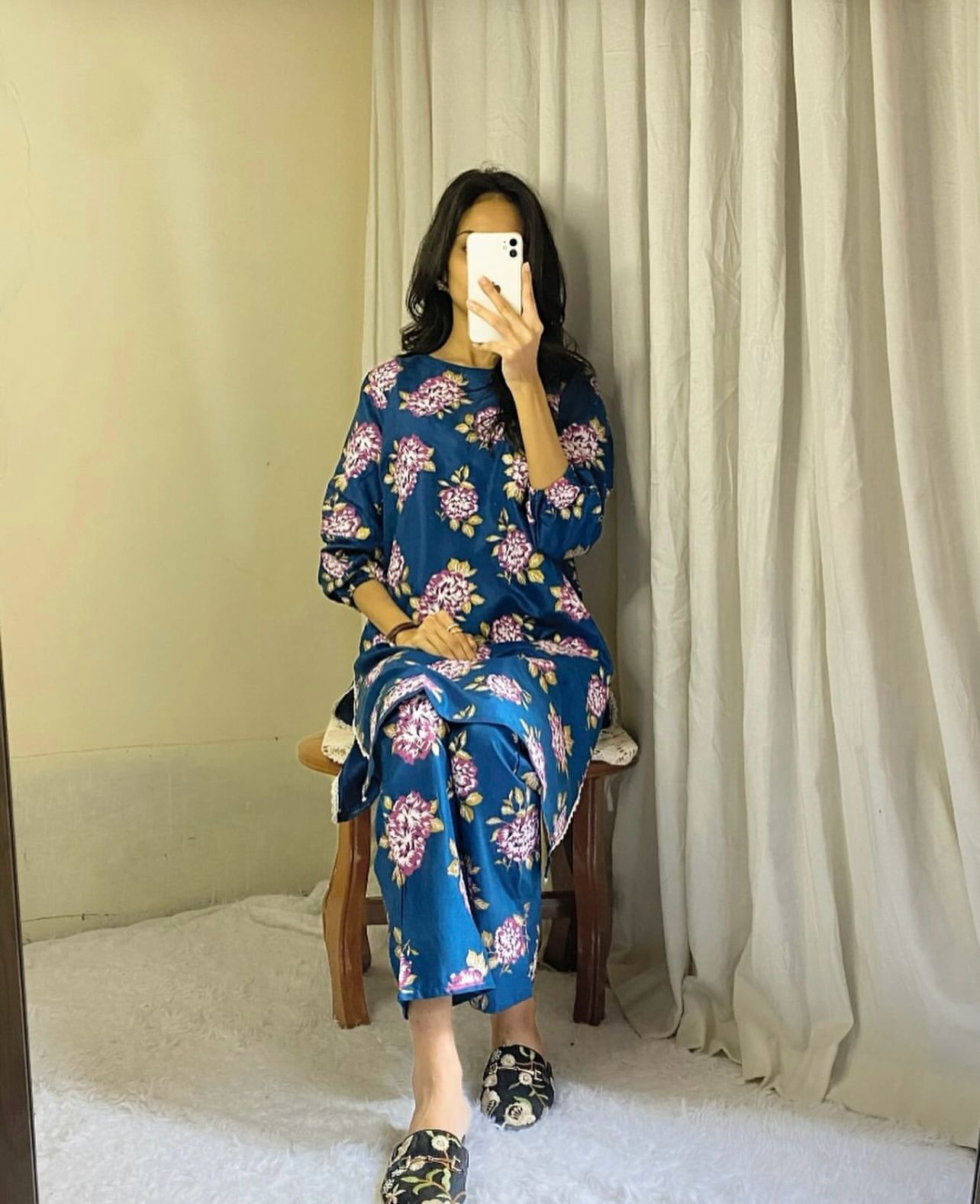 GULAB PRINT 3PCS Suit in Block Print on Lenin Fabric