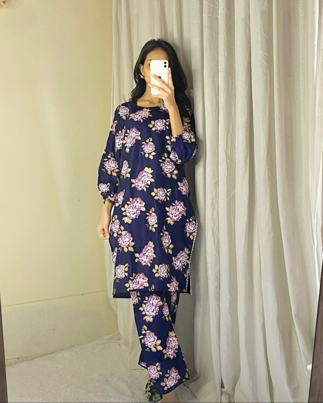 GULAB PRINT 3PCS Suit in Block Print on Lenin Fabric