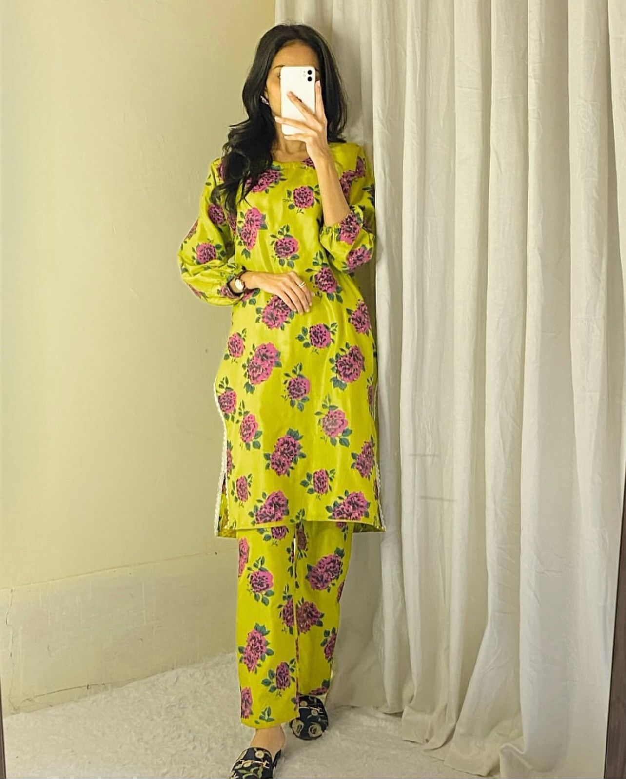 GULAB PRINT 3PCS Suit in Block Print on Lenin Fabric