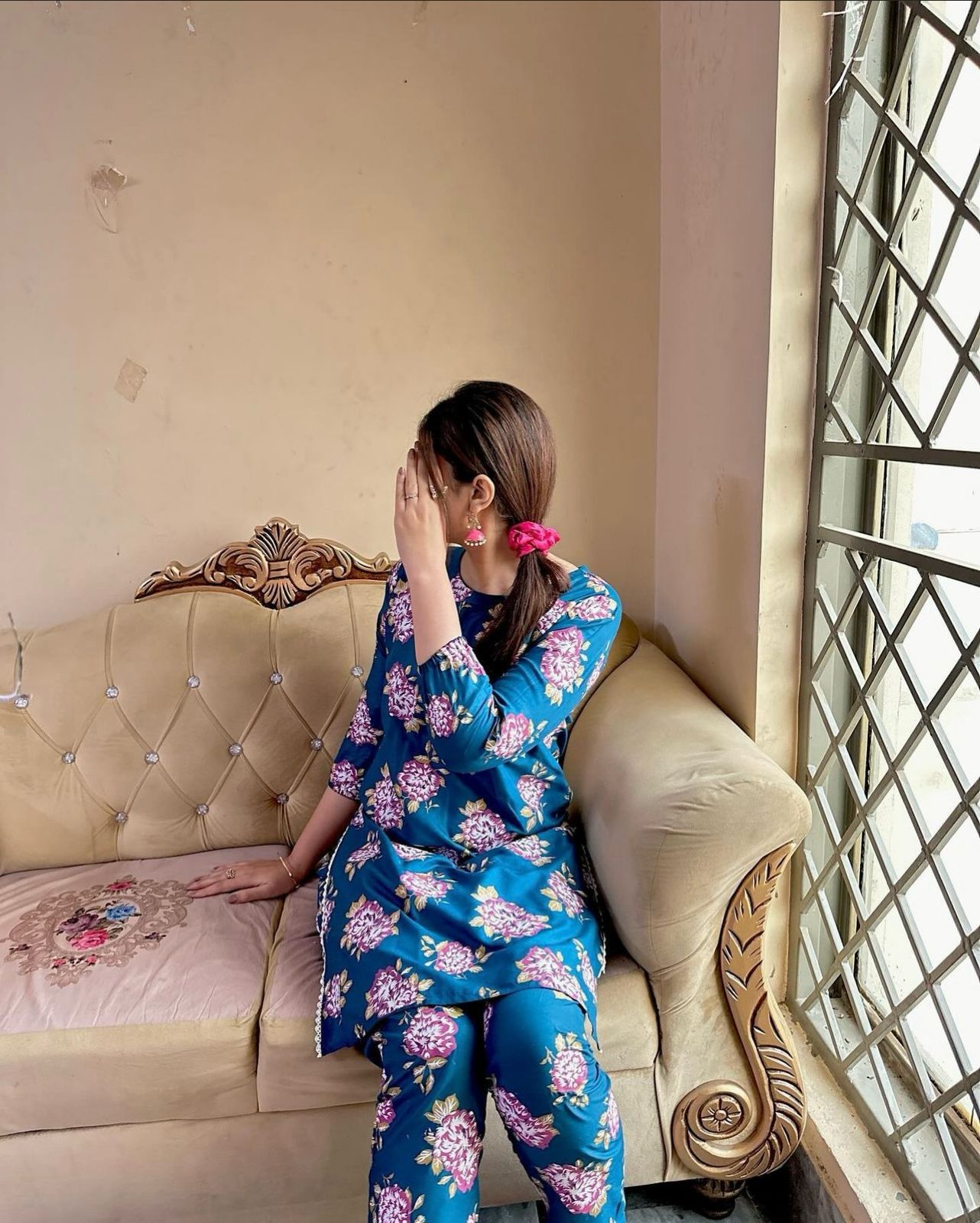 GULAB PRINT 3PCS Suit in Block Print on Lenin Fabric