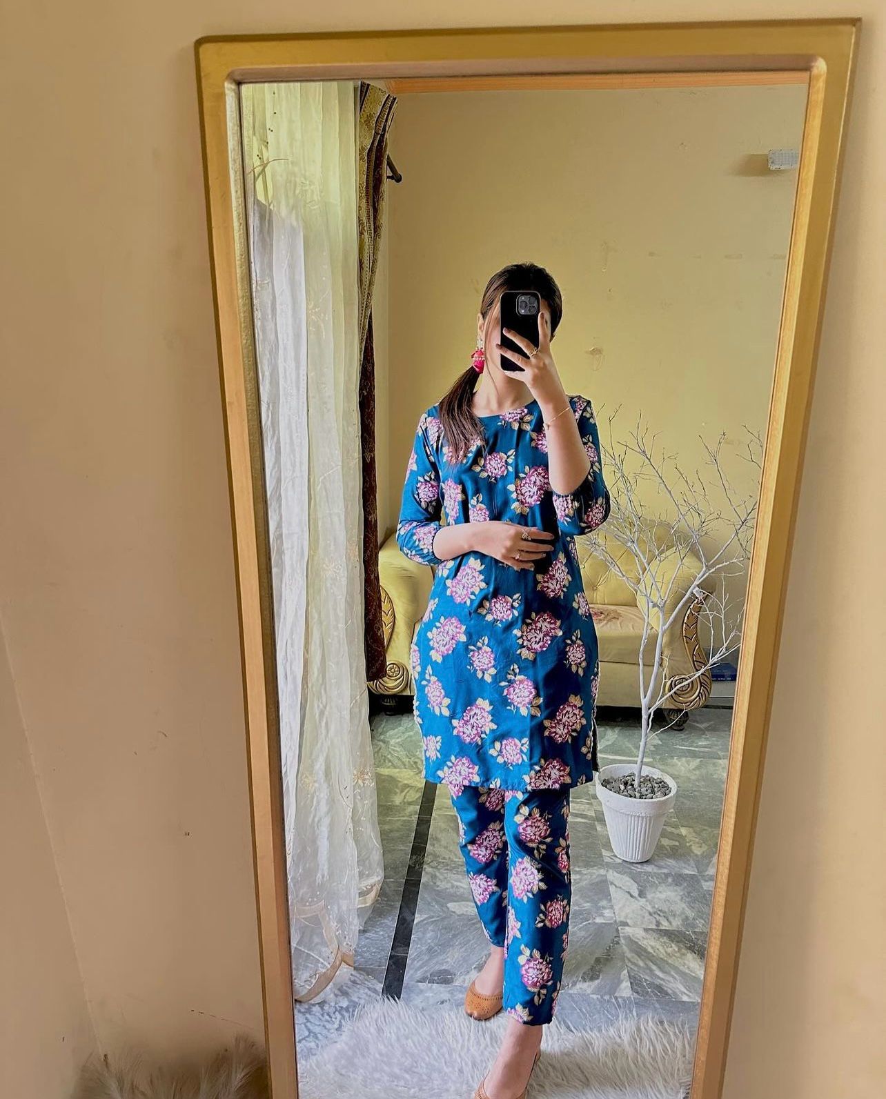 GULAB PRINT 3PCS Suit in Block Print on Lenin Fabric