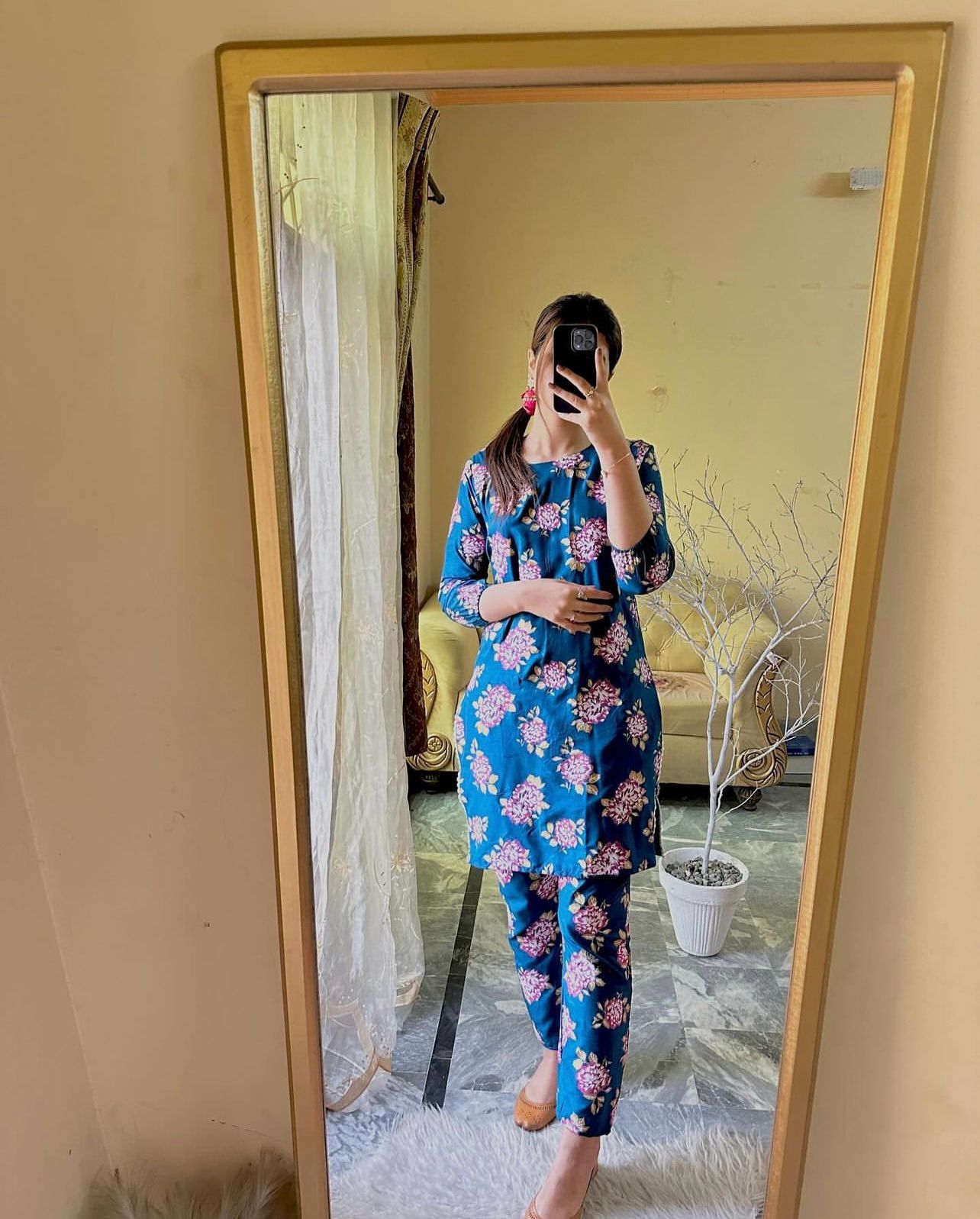 GULAB PRINT 3PCS Suit in Block Print on Lenin Fabric