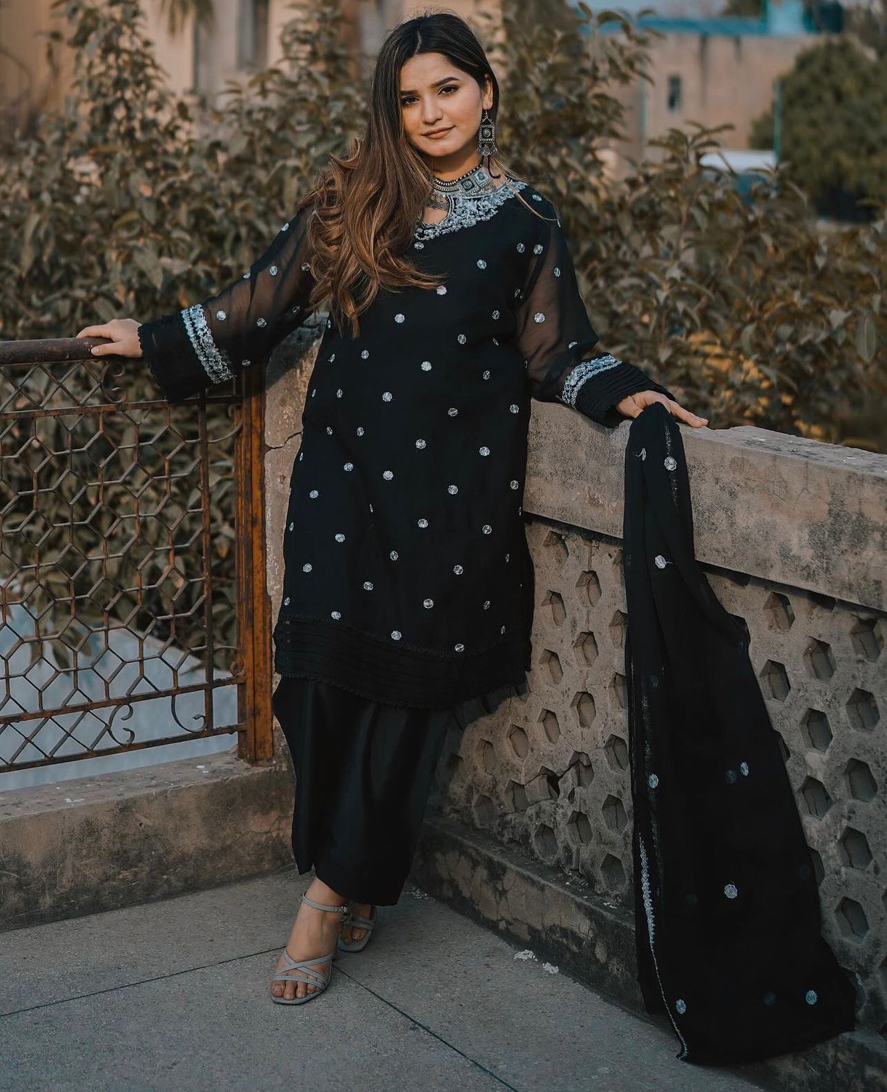 Shafoon 3-Piece Suit – Elegance Redefined in Three Layers