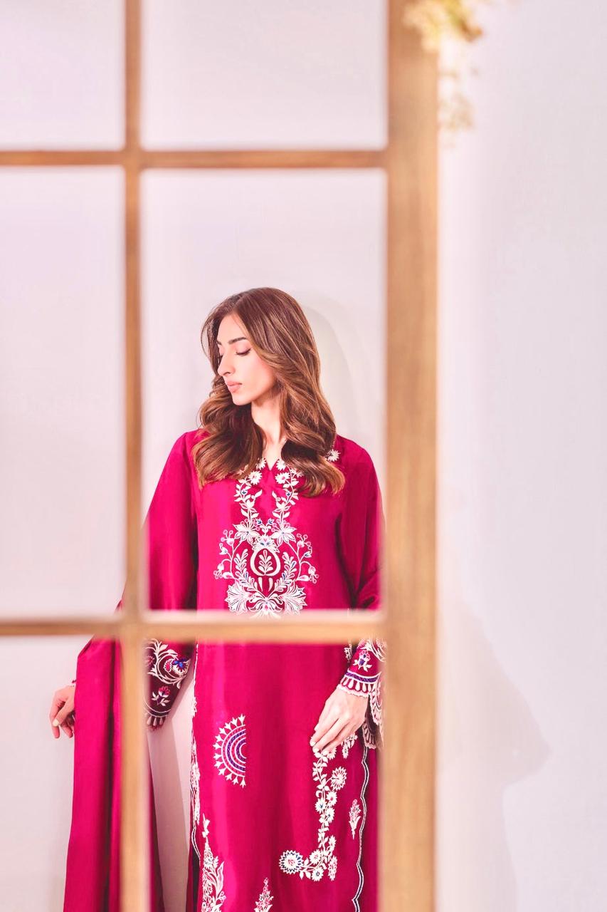 SAYA Elegant Lawn Embroidery 3PCS Suit for Women T