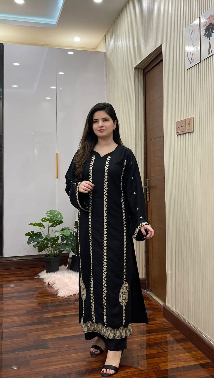 Women's Ghazal Embroidery 3-Piece Outfit Set PL