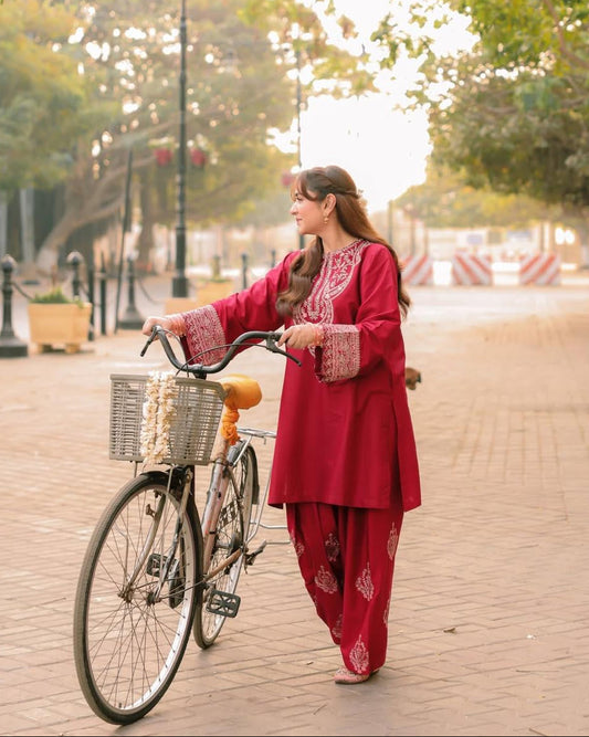 Meera 2Pc Suit – Stylish Lawn Fabric with Comfortable Design P