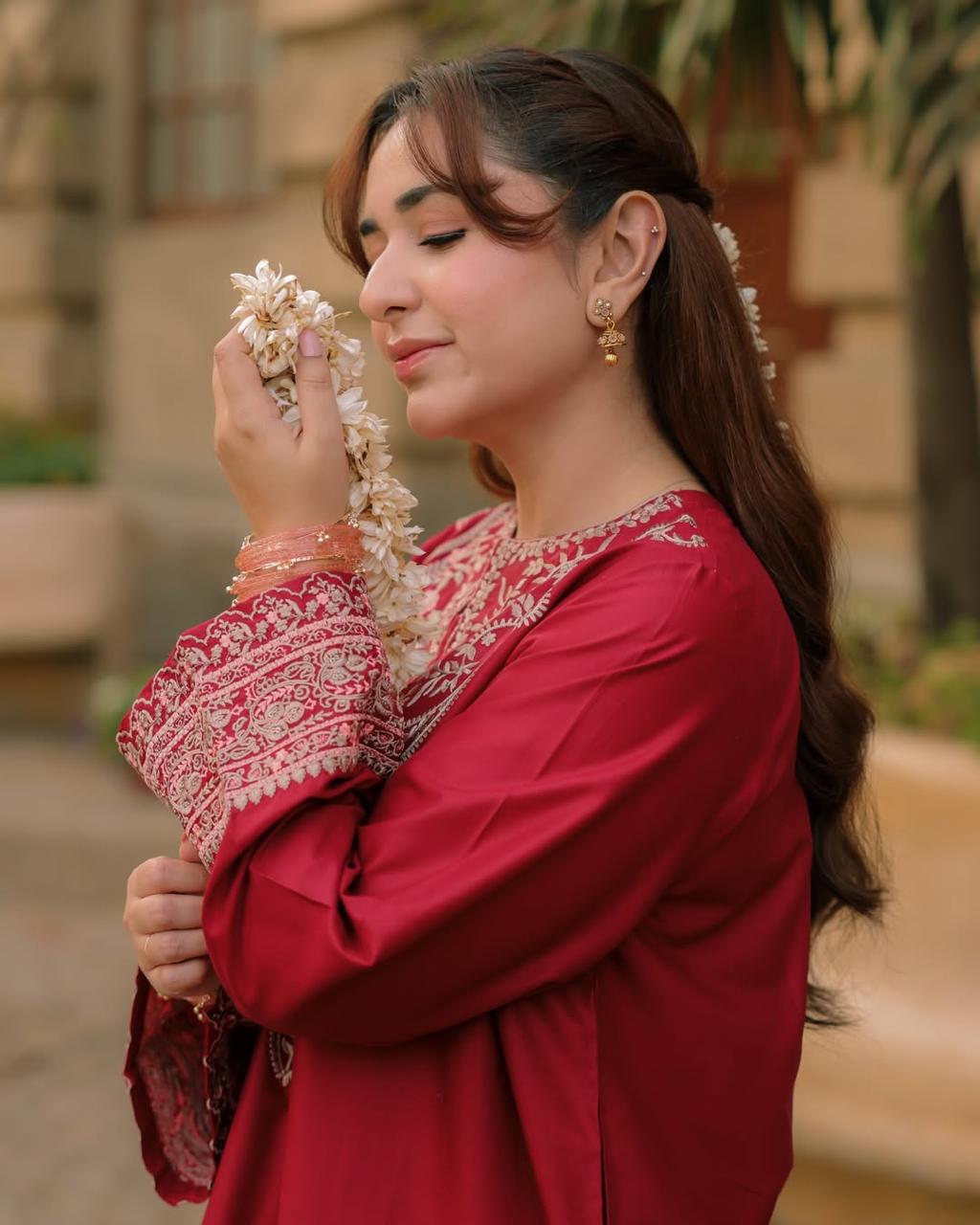 Meera 2Pc Suit – Stylish Lawn Fabric with Comfortable Design P