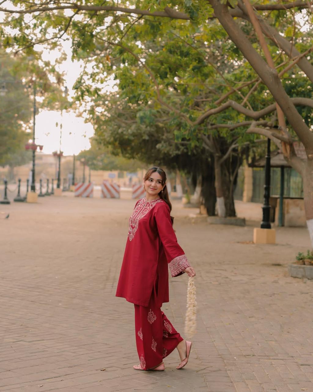 Meera 2Pc Suit – Stylish Lawn Fabric with Comfortable Design P