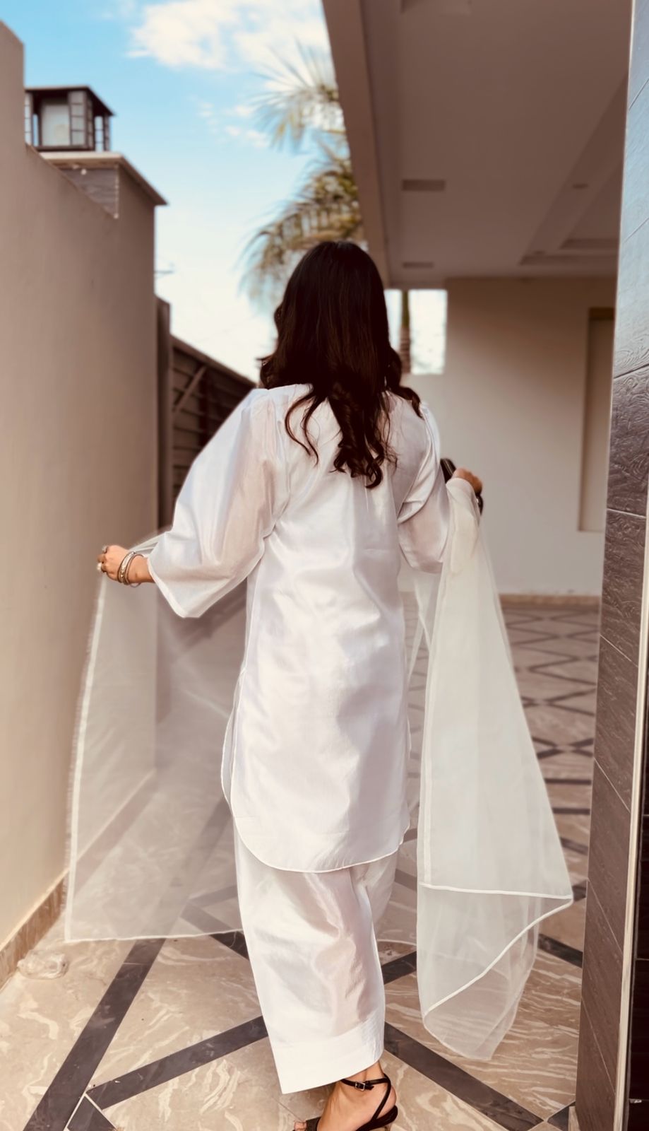 Varda ( Farshi Shalwar )