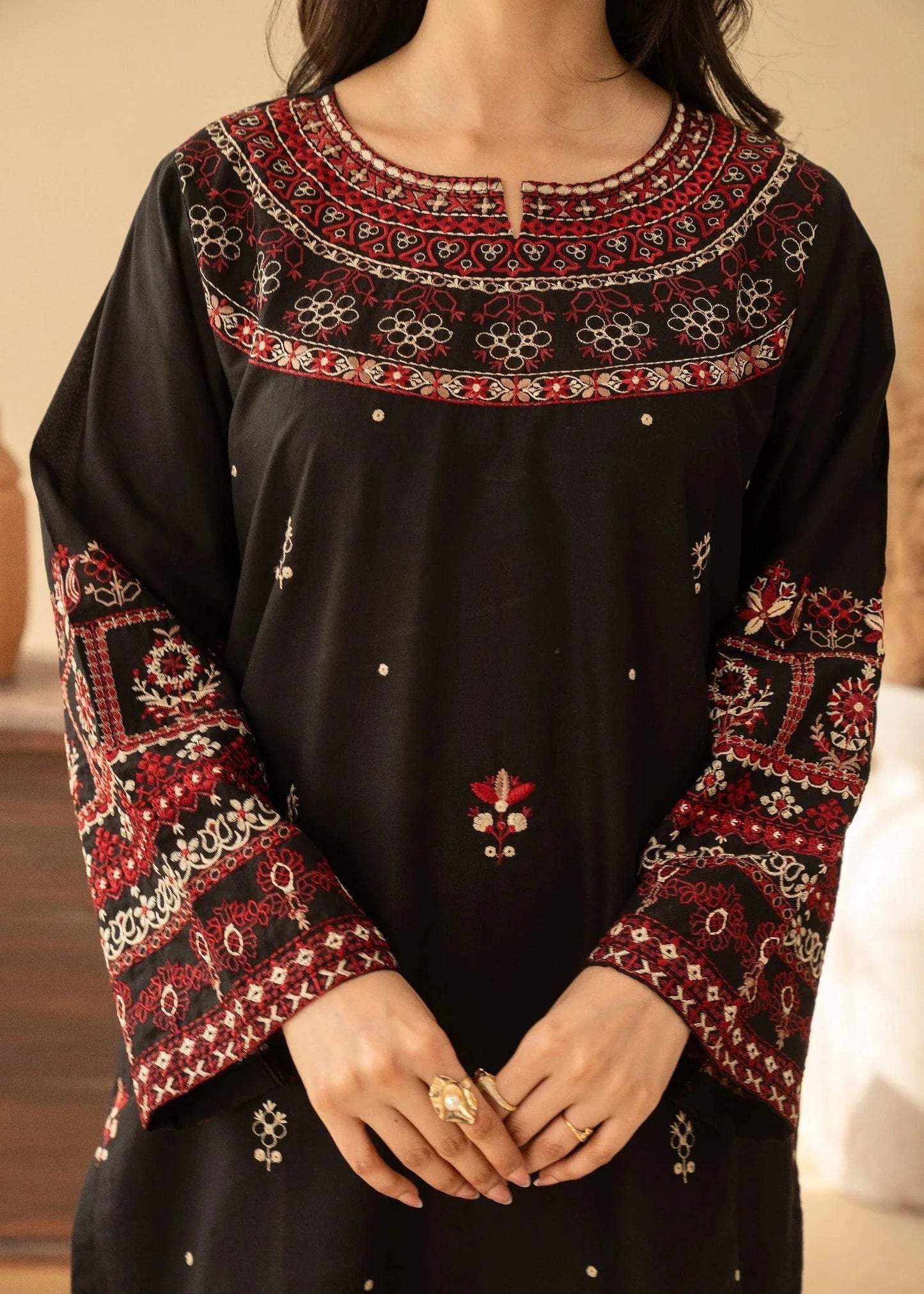 Siyah Gul Lawn Embroidered 3PC Suit ad