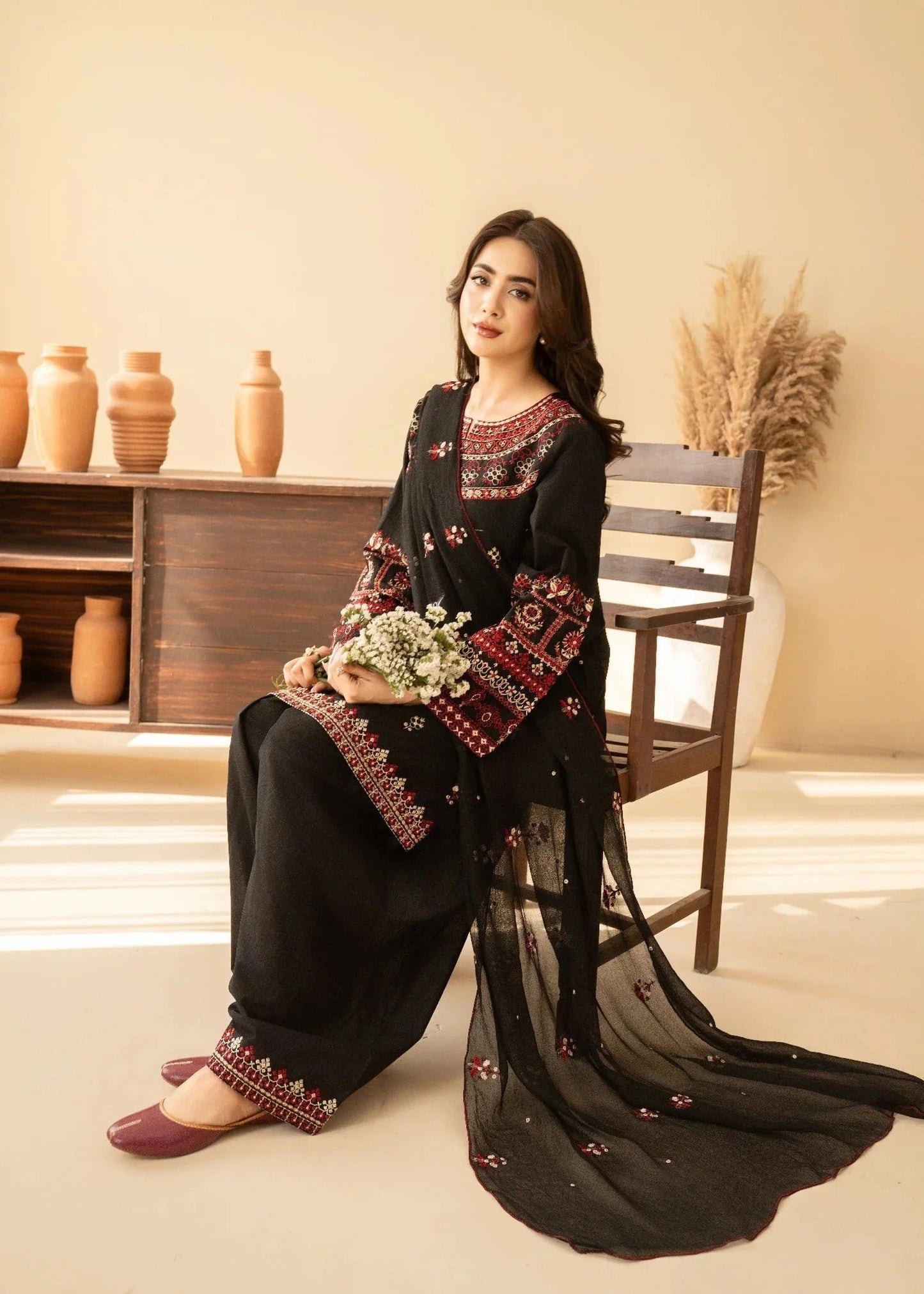 Siyah Gul Lawn Embroidered 3PC Suit ad