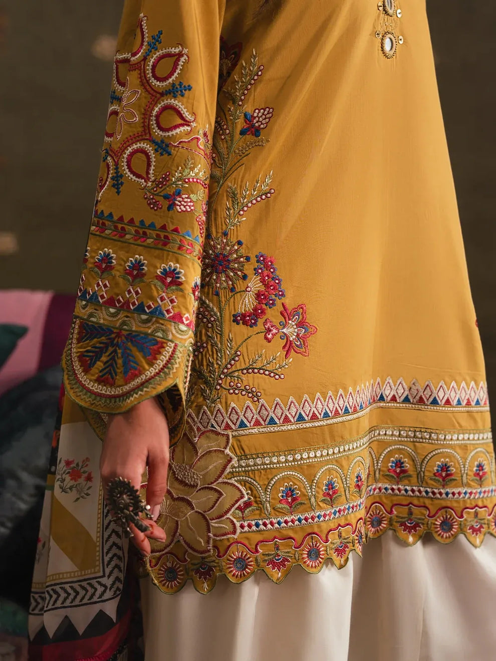 Sunehri 3-Piece | Elegant Women’s 3-Piece Suit T