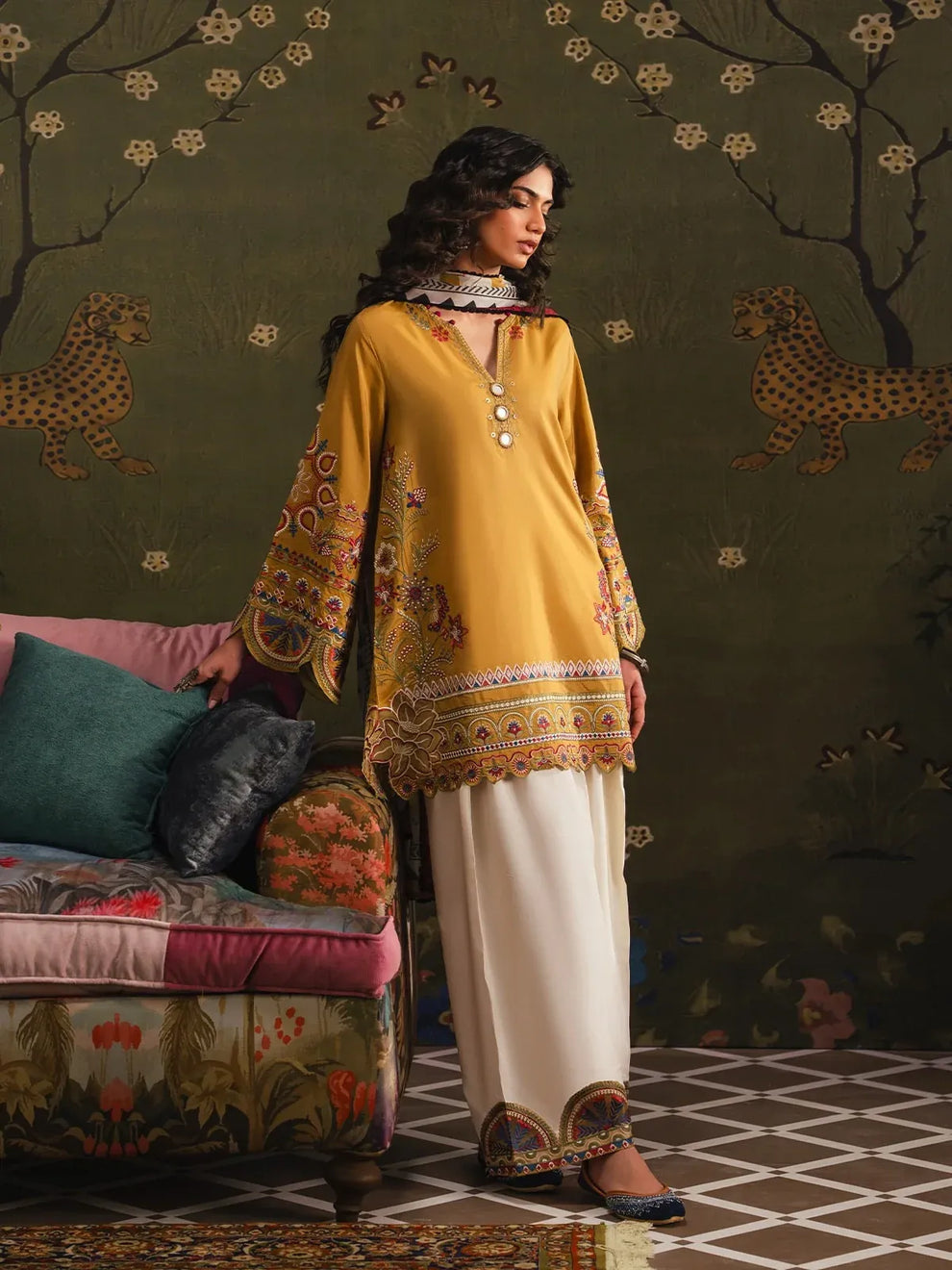 Sunehri 3-Piece | Elegant Women’s 3-Piece Suit T